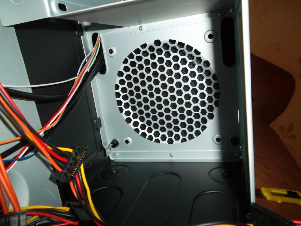 Chieftec iArena CQ-01B-500GPA 500W. Вентилятор передней панели.