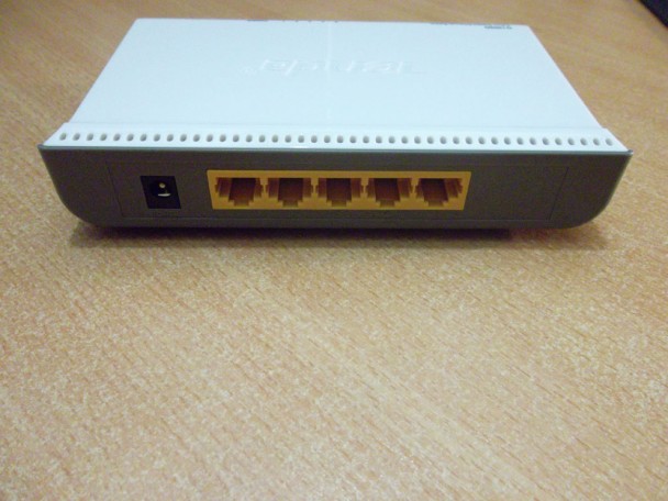 Свитч Tenda G1005D